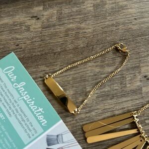 Mint mongoose eight bracelet (part of set)